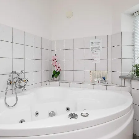 7 Person In L Kken Hotel Løkken